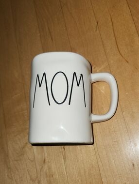 Magenta White Ceramic MOM Mug with Black Lettering